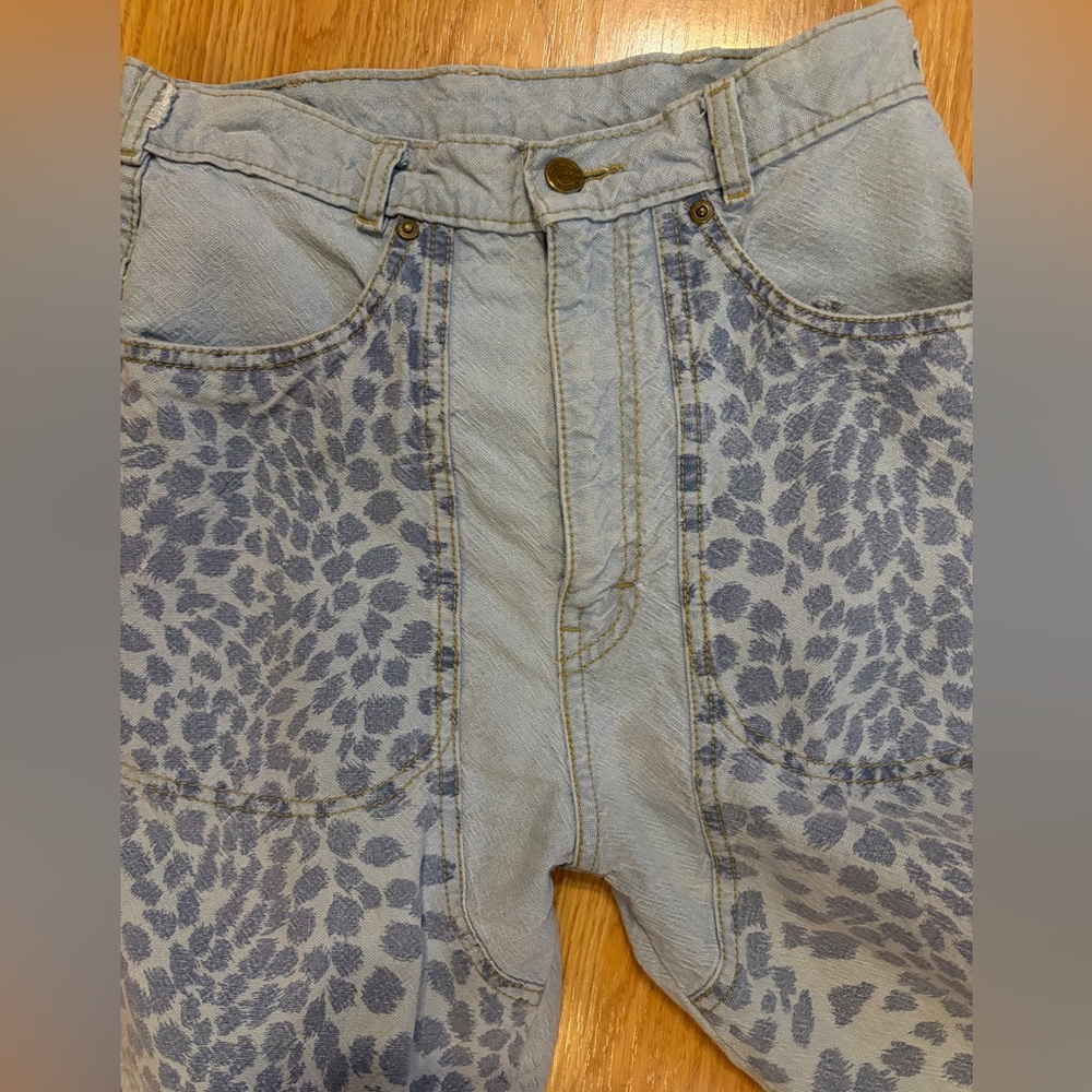 1980’s Rainbow capri jeans with leopard print